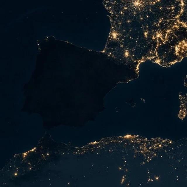 The Iberian Peninsula during the 28 April blackout in Spain and Portugal