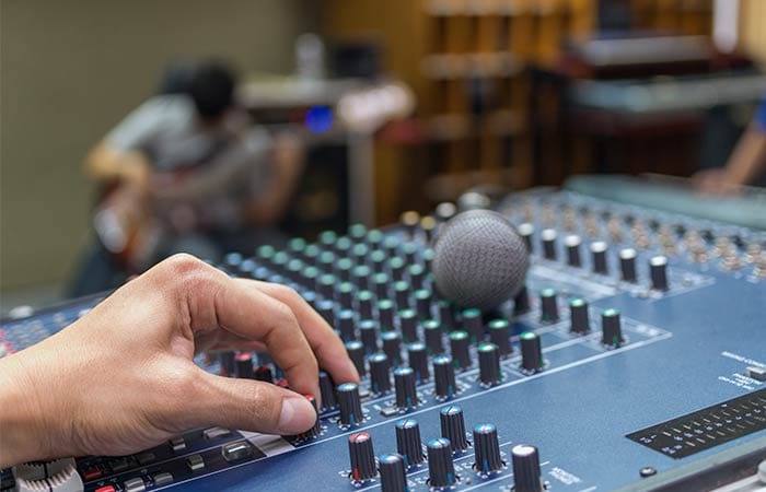 Controversial Media Law in Poland Puts Leaders at Risk of Being Banned from US