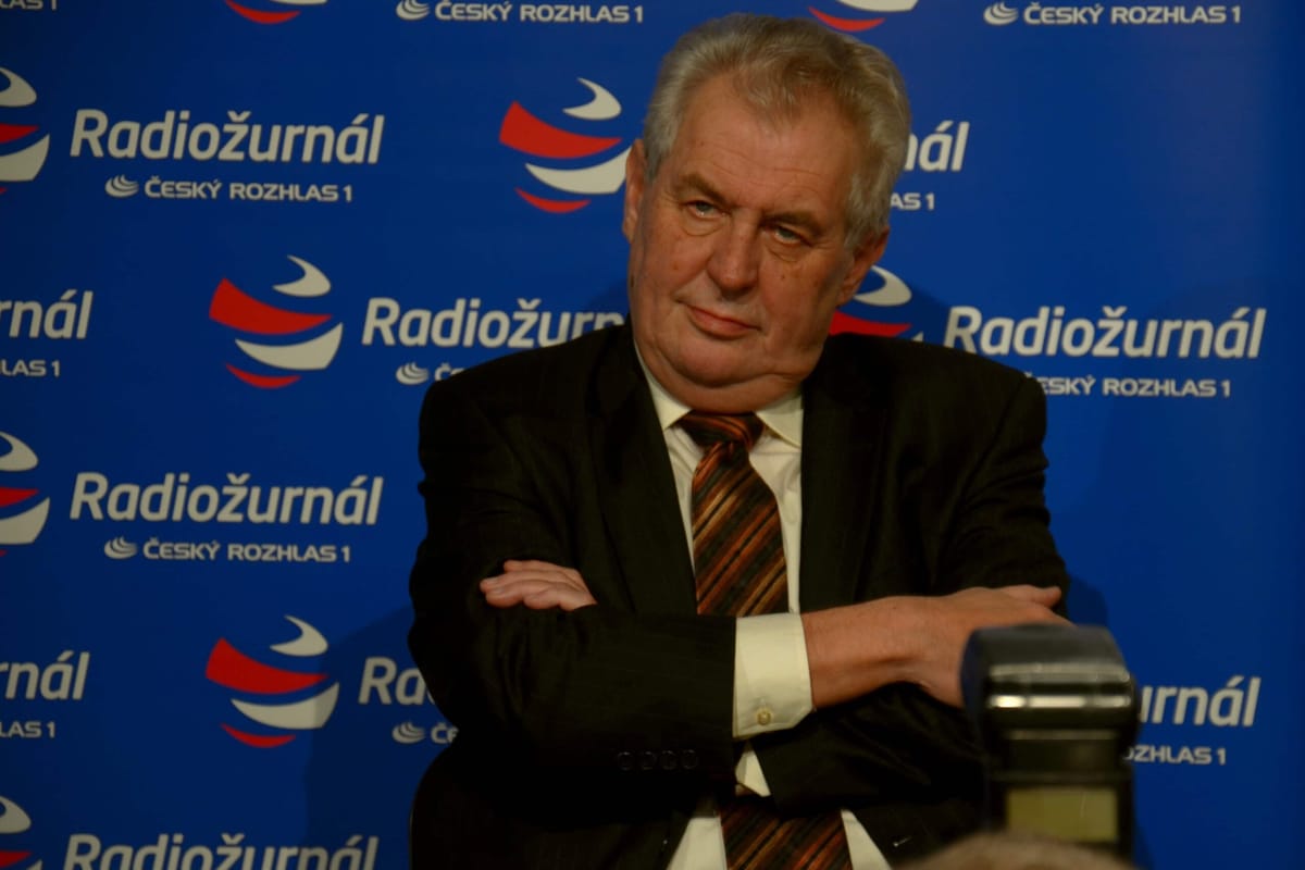 Czech president stalls naming of foreign minister