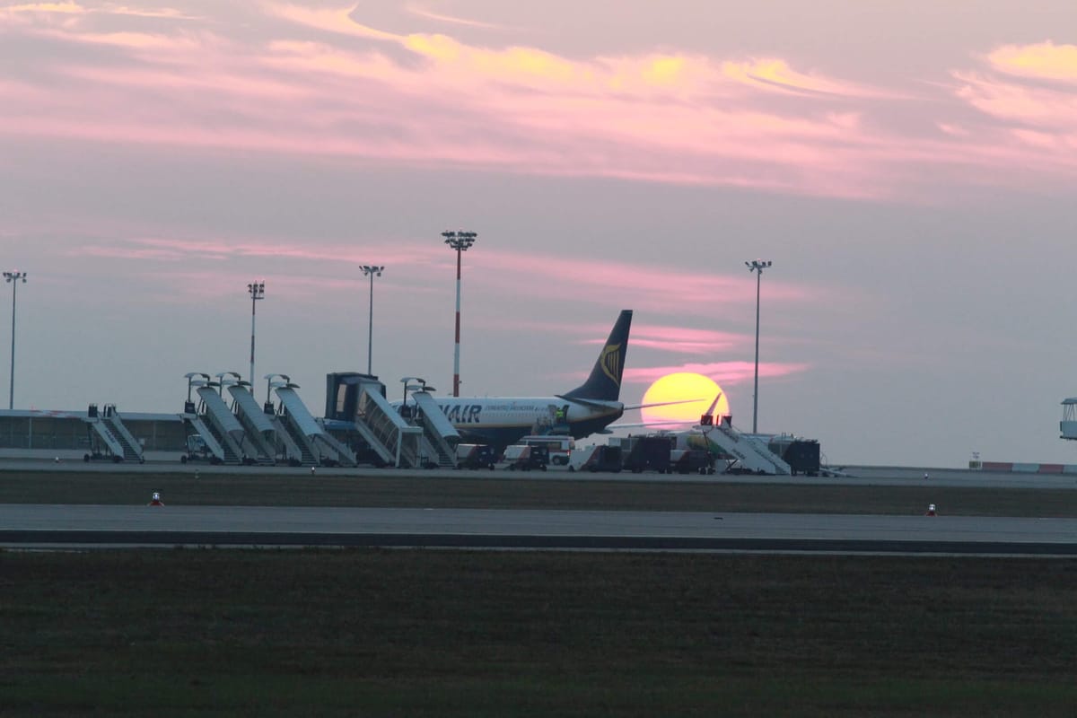 Hungary closes in on Budapest airport takeover