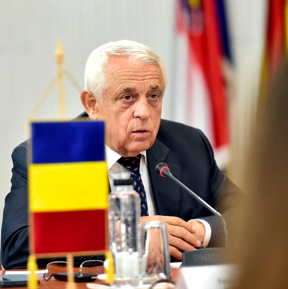 Romania holds out on Ukraine import ban, urges neighbours to wait for EU solution
