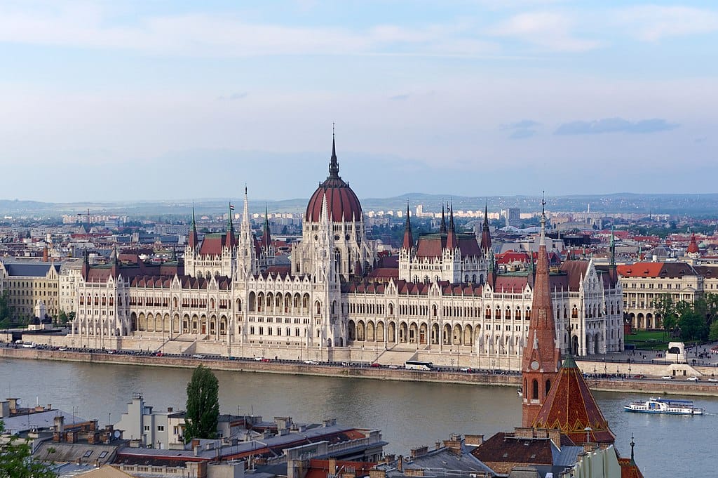 Hungary secured EUR 1bn loan from China