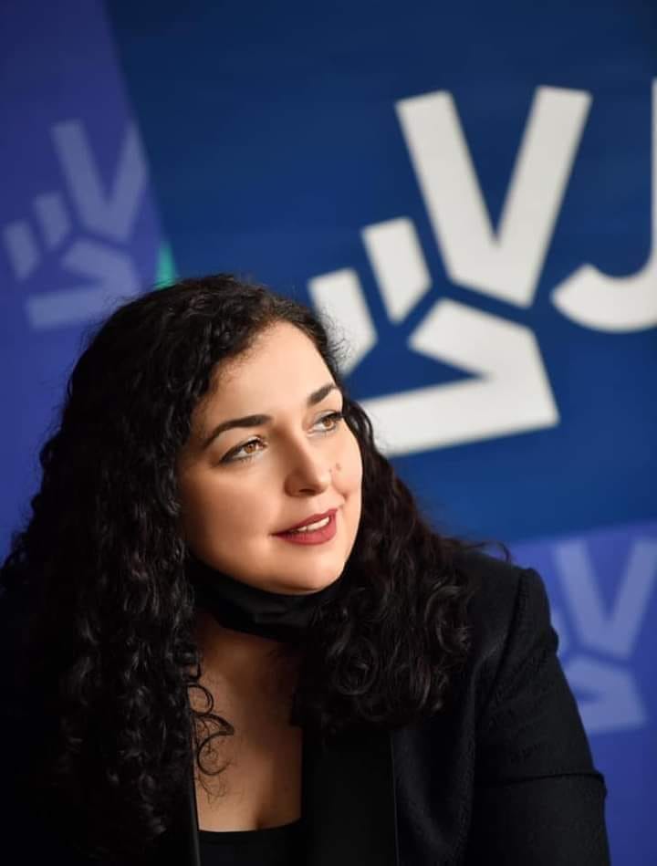 Kosovo president shoved by Skopje airport staff