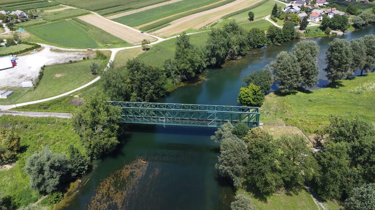 Slovenia tightens border as EU pledges migration revamp