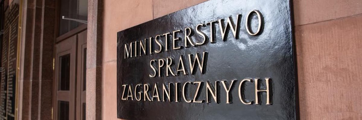 Poland FM backs Ukraine, but rejects EU army idea