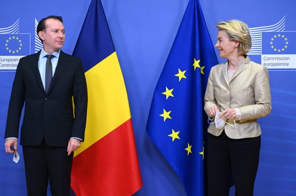 Romanian Government Fails No-confidence Vote