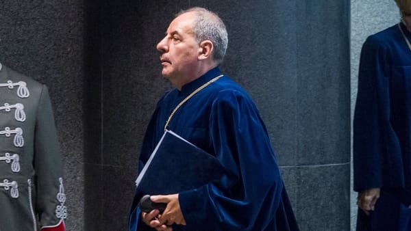 Hungary gov't to vote through judge as president